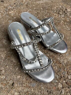 Women’s Size 4 - Open Toe Silver Rhinestone Strappy Slingback Low Chunky Heel